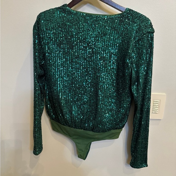 NBD NEW Emerald Sequin V-Neck Women's Top - Picture 5 of 5